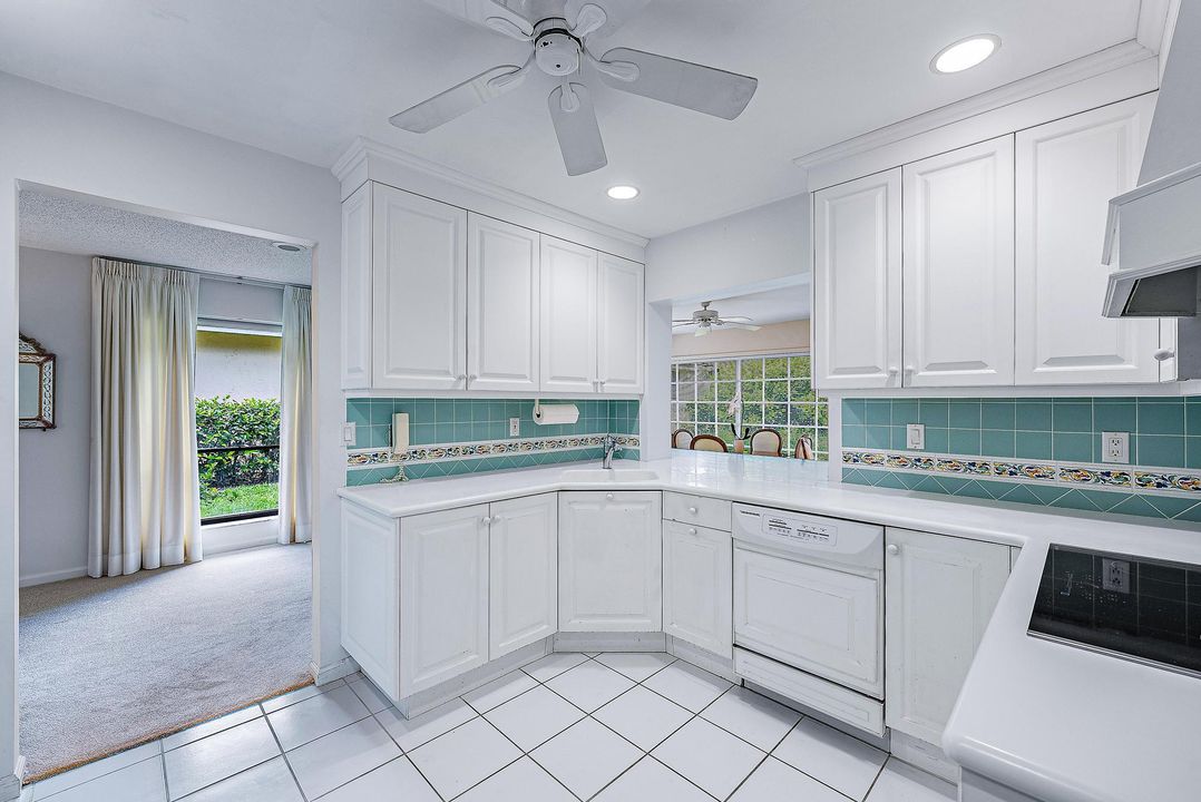 For Sale: $575,000 (2 beds, 2 baths, 1799 Square Feet)