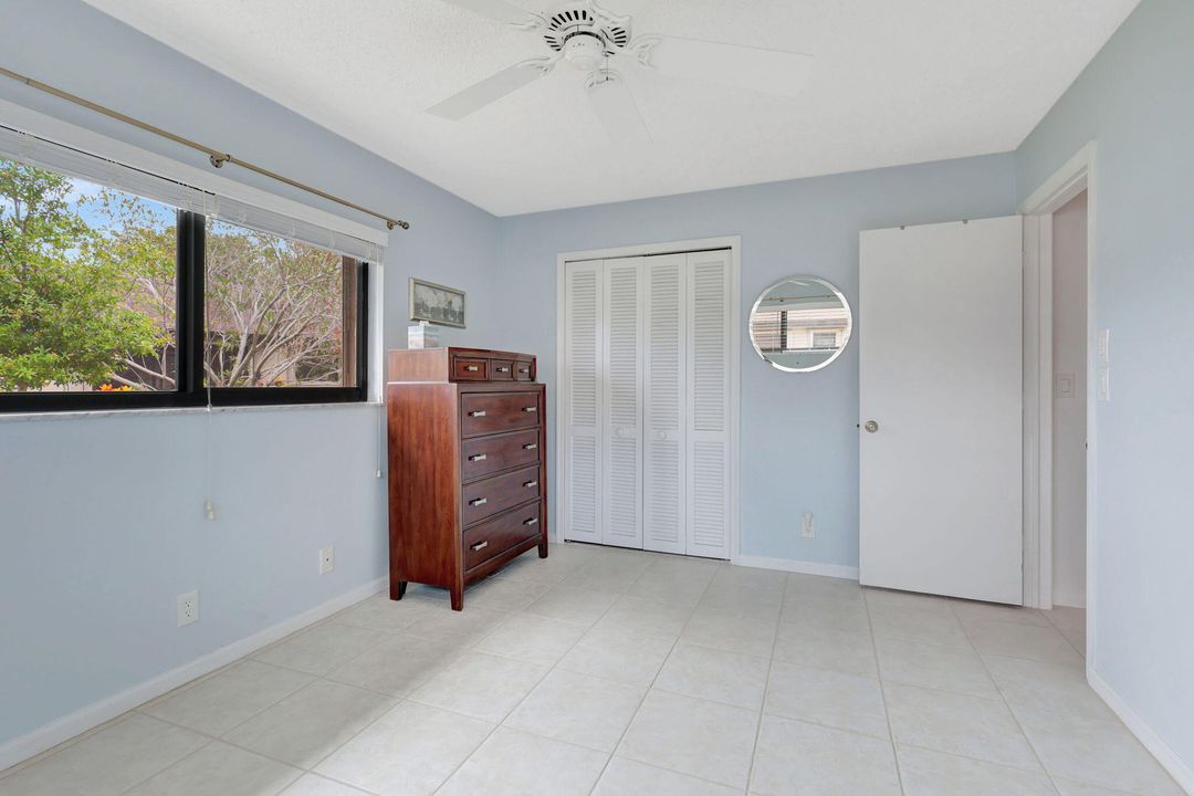For Sale: $325,000 (2 beds, 2 baths, 1400 Square Feet)