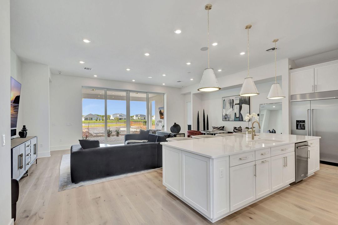 Active With Contract: $3,650,000 (6 beds, 6 baths, 4220 Square Feet)