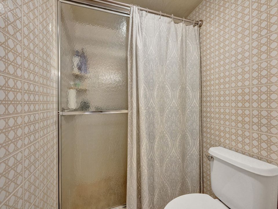 待售: $325,000 (2 贝兹, 2 浴室, 1772 平方英尺)