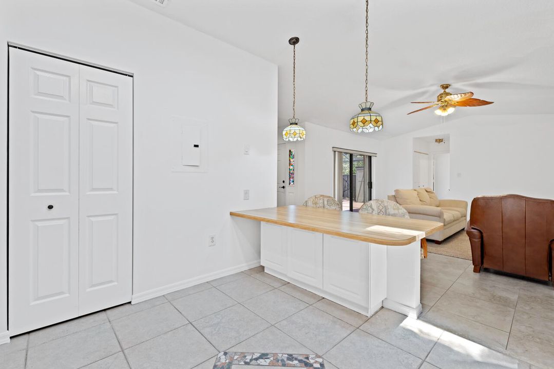 For Sale: $205,000 (2 beds, 2 baths, 1280 Square Feet)