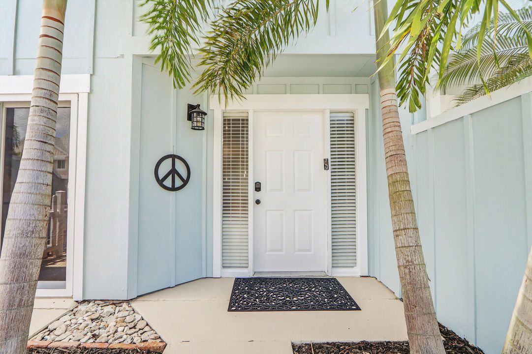 Active With Contract: $429,000 (3 beds, 2 baths, 1564 Square Feet)