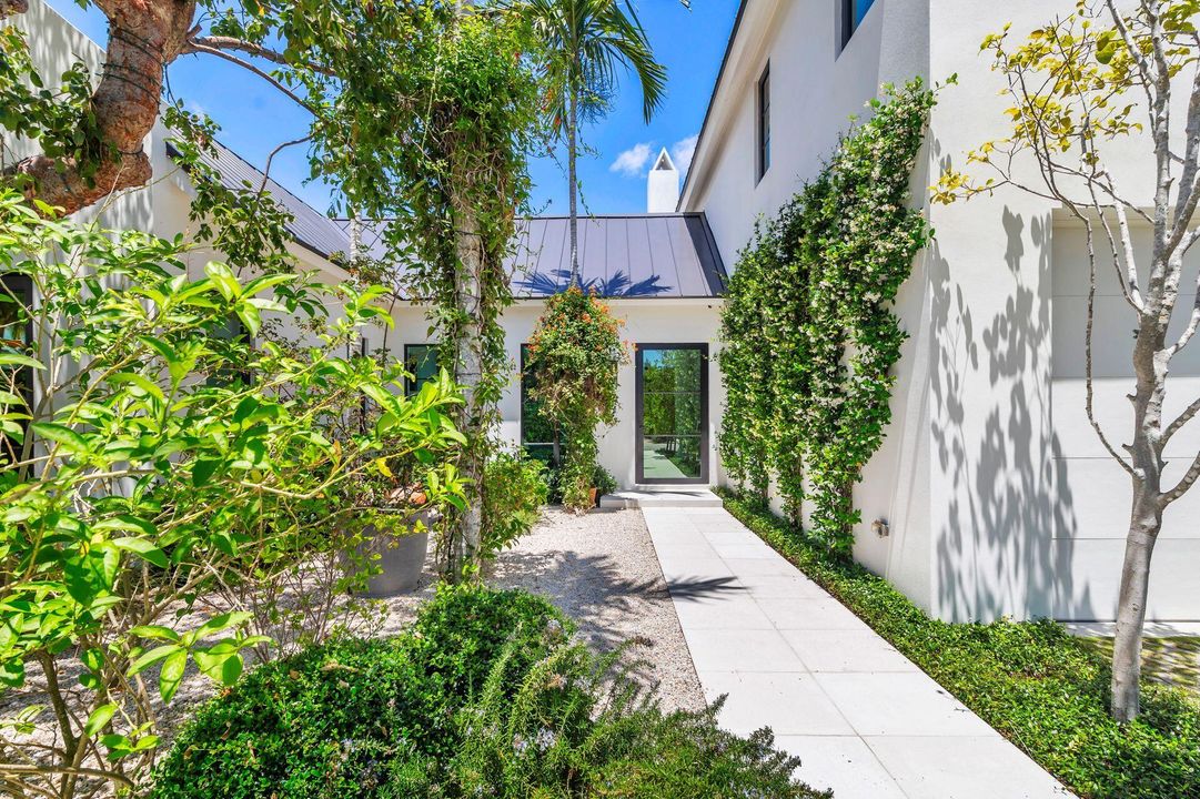 For Sale: $6,895,000 (4 beds, 4 baths, 4578 Square Feet)