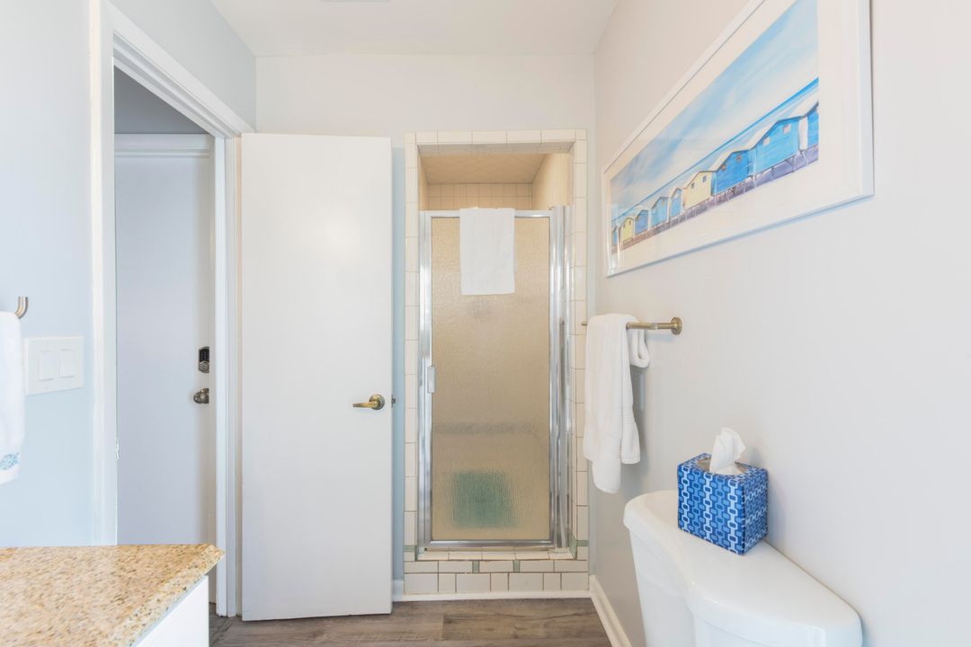 For Sale: $599,000 (2 beds, 2 baths, 1212 Square Feet)