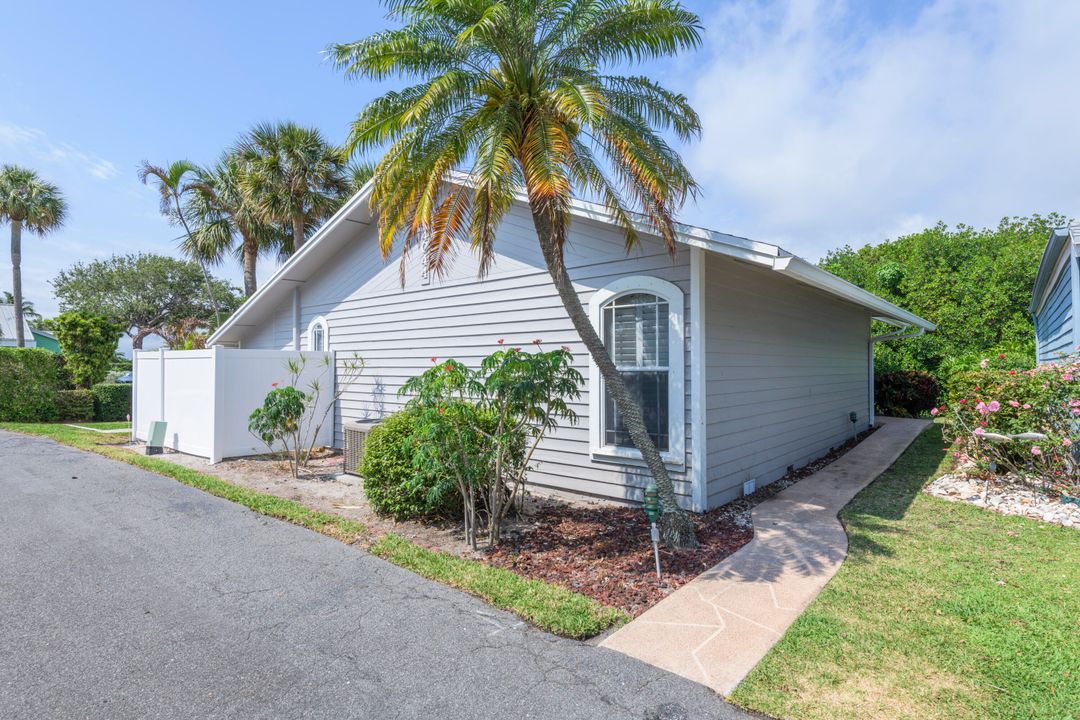 For Sale: $749,000 (3 beds, 2 baths, 1529 Square Feet)