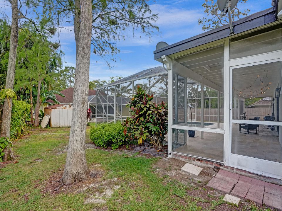 For Sale: $825,000 (4 beds, 2 baths, 2480 Square Feet)