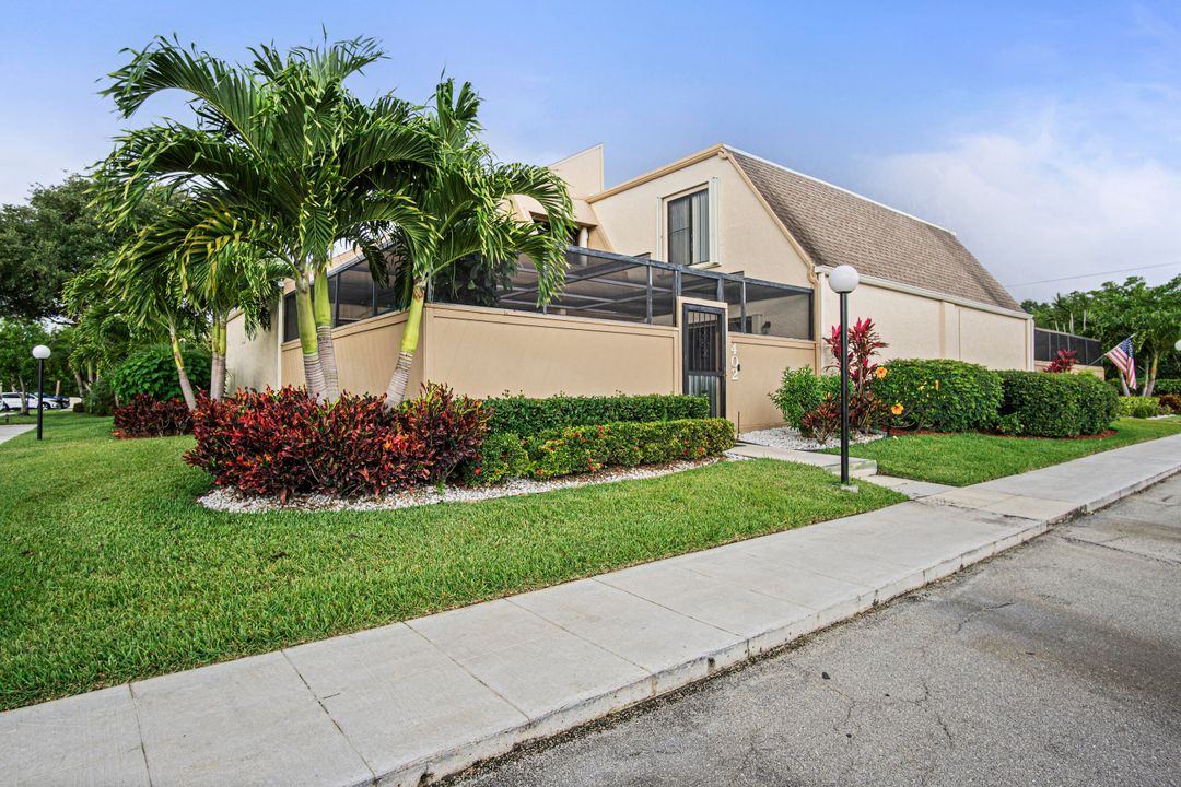 Recently Sold: $296,297 (3 beds, 2 baths, 1764 Square Feet)
