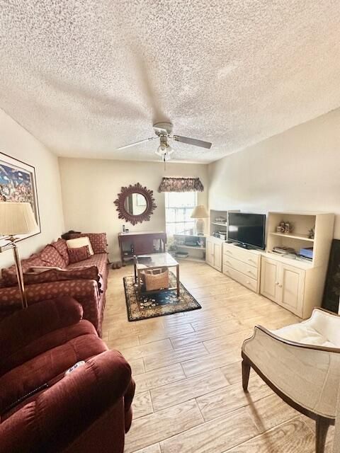 For Sale: $289,900 (2 beds, 2 baths, 1115 Square Feet)