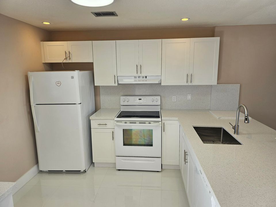 For Rent: $1,550 (2 beds, 2 baths, 982 Square Feet)