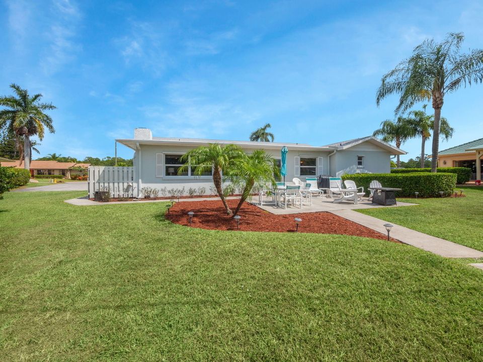 Active With Contract: $1,500,000 (3 beds, 2 baths, 2365 Square Feet)