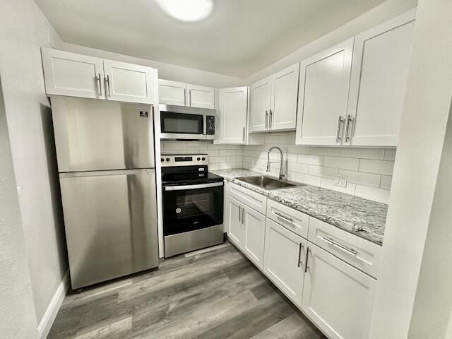 For Sale: $114,500 (1 beds, 1 baths, 715 Square Feet)