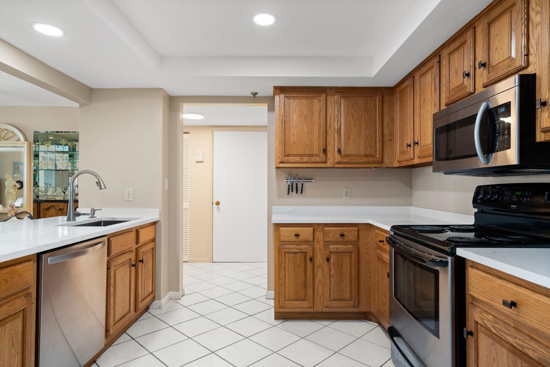 For Sale: $525,000 (2 beds, 2 baths, 1422 Square Feet)