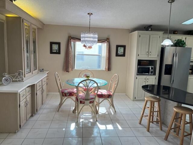 For Sale: $335,000 (2 beds, 2 baths, 1576 Square Feet)