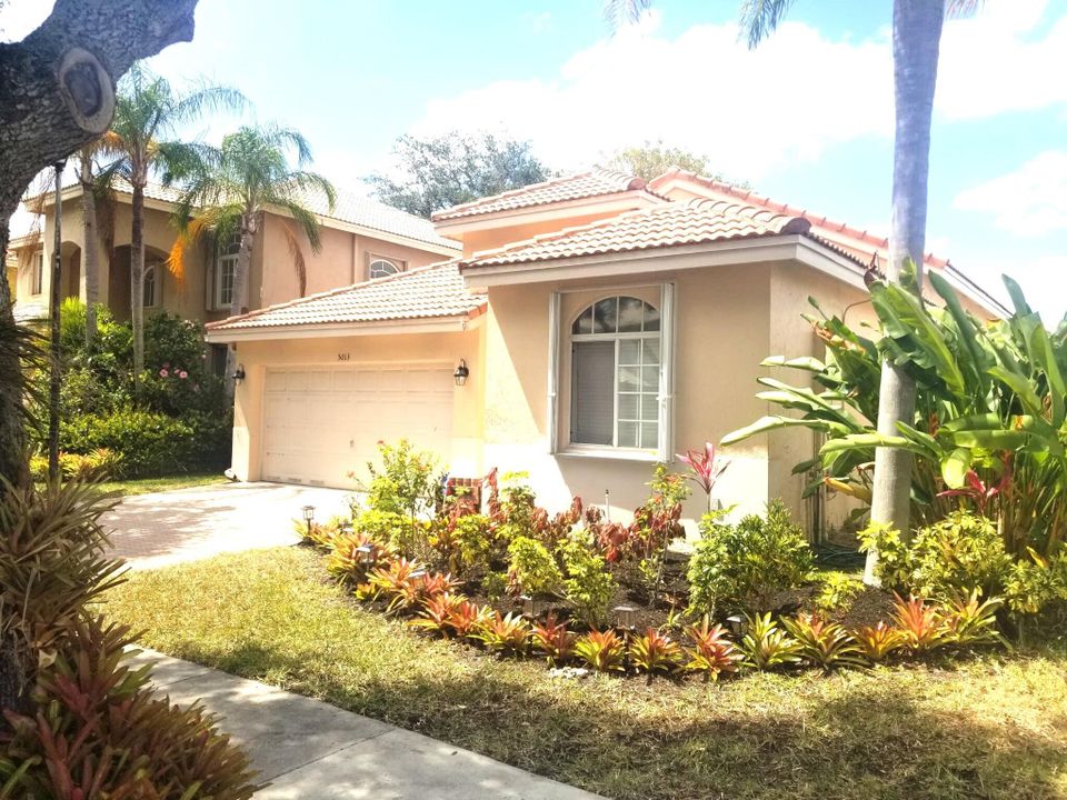 For Sale: $574,500 (3 beds, 2 baths, 1704 Square Feet)