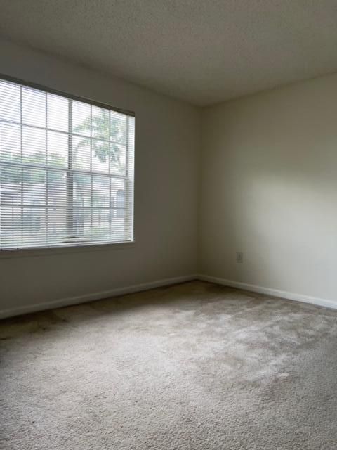 For Rent: $2,500 (2 beds, 2 baths, 948 Square Feet)