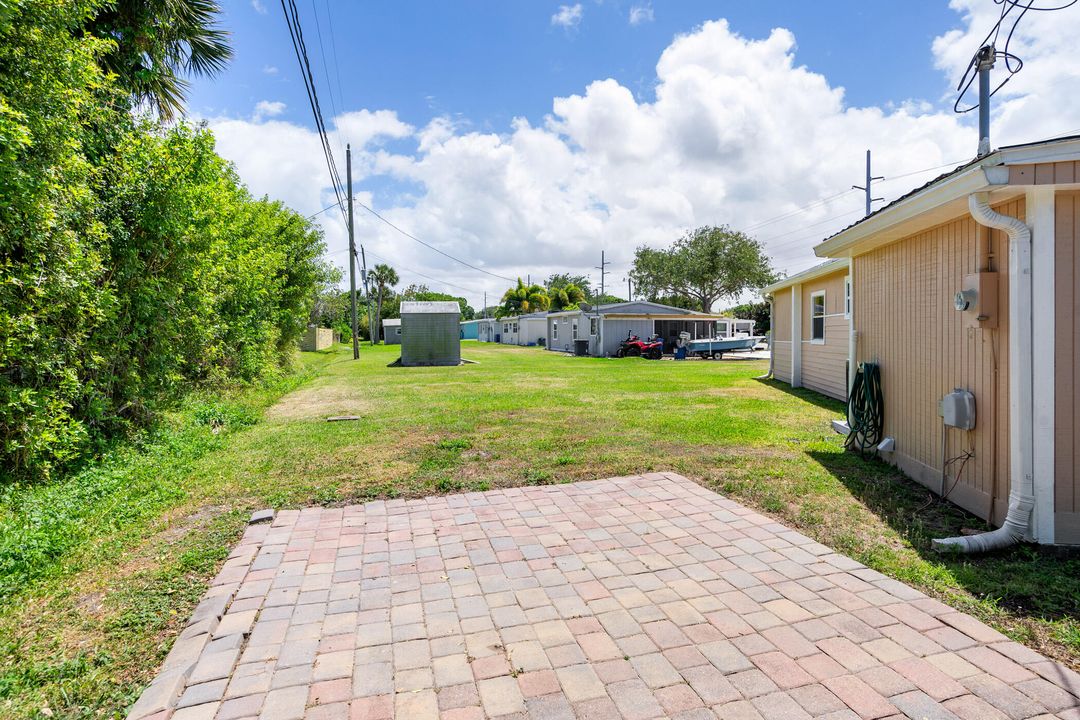 For Sale: $275,000 (3 beds, 1 baths, 624 Square Feet)