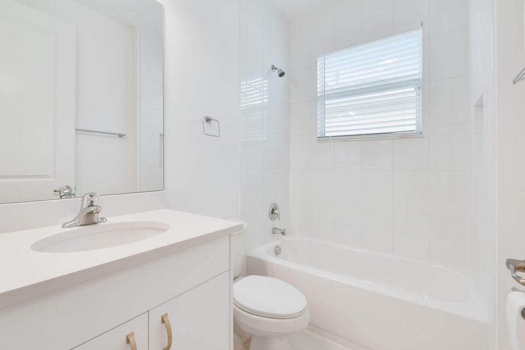 For Sale: $429,900 (2 beds, 2 baths, 1599 Square Feet)