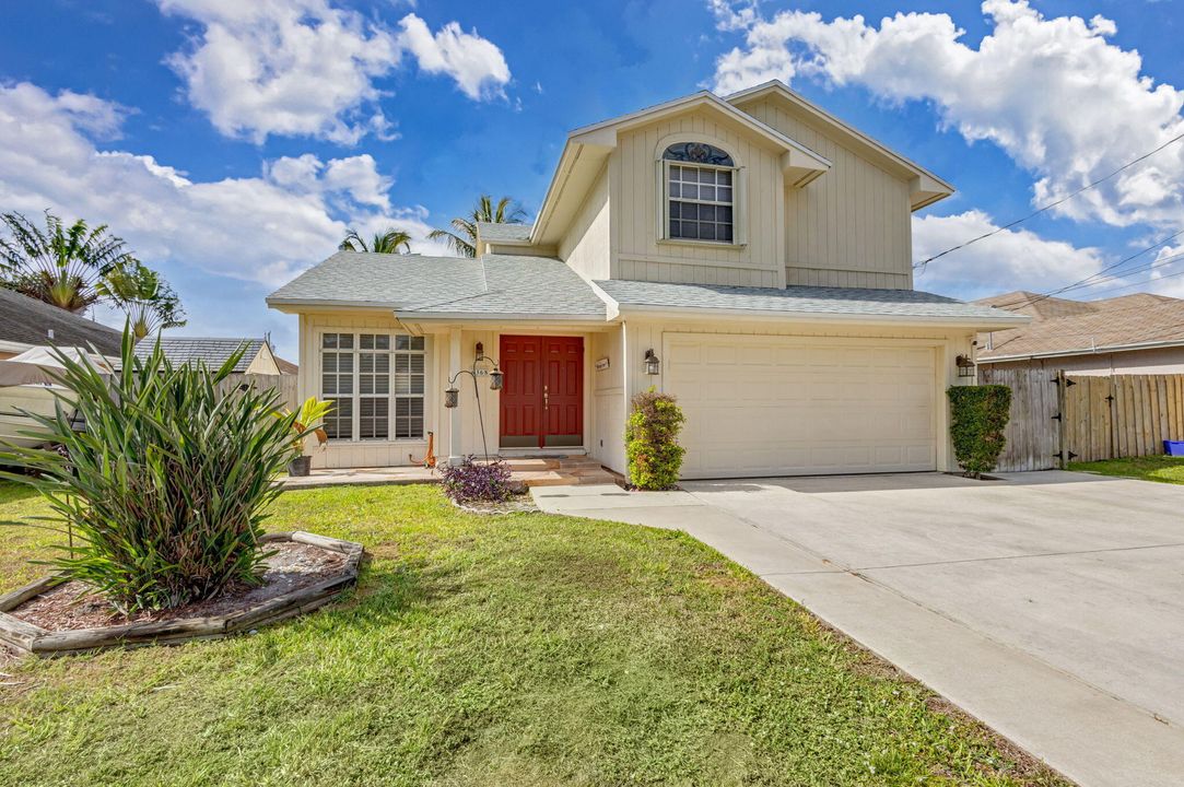 For Sale: $636,800 (3 beds, 2 baths, 1992 Square Feet)