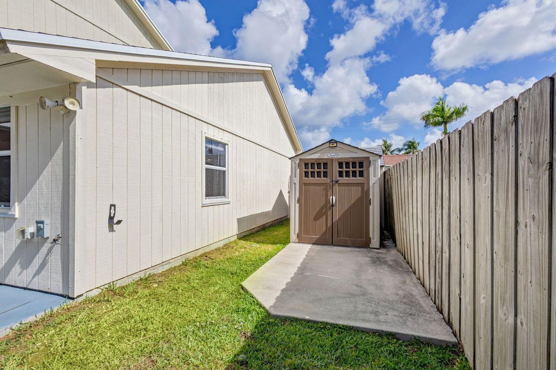 For Sale: $636,800 (3 beds, 2 baths, 1992 Square Feet)