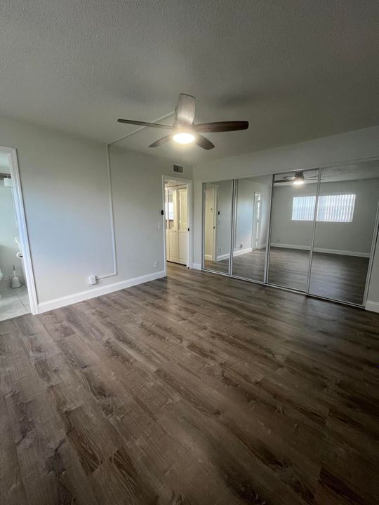 Active With Contract: $1,500 (1 beds, 1 baths, 702 Square Feet)