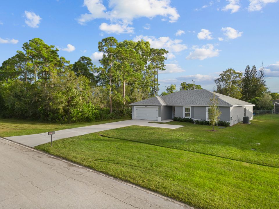 For Sale: $460,000 (4 beds, 2 baths, 1806 Square Feet)