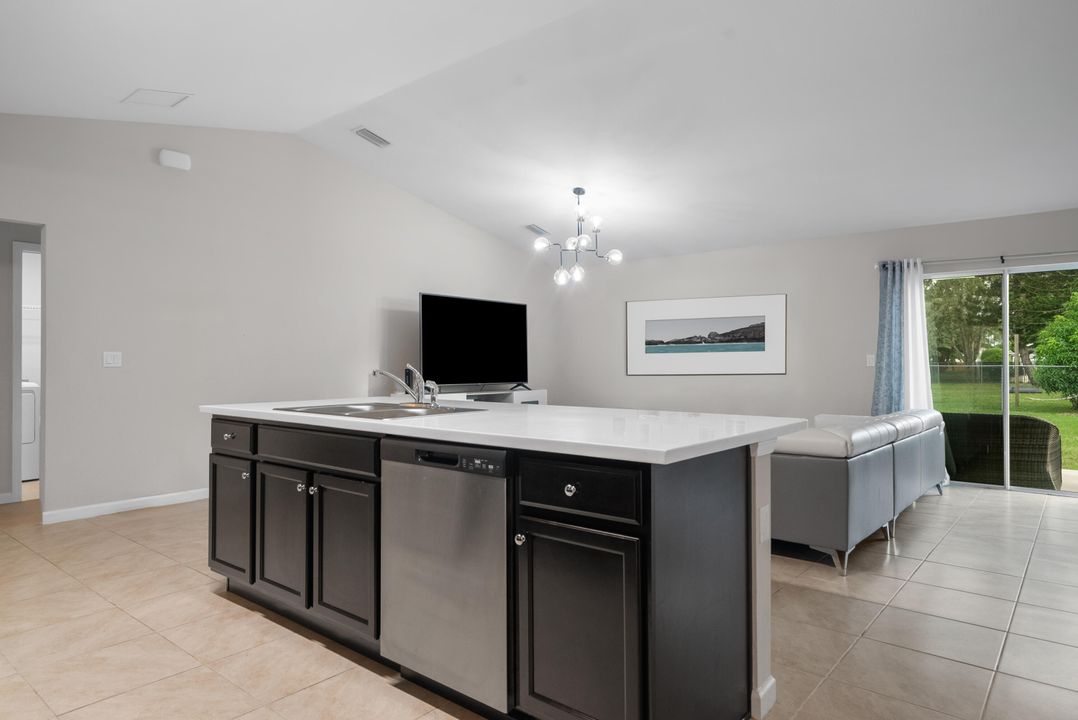 For Sale: $460,000 (4 beds, 2 baths, 1806 Square Feet)