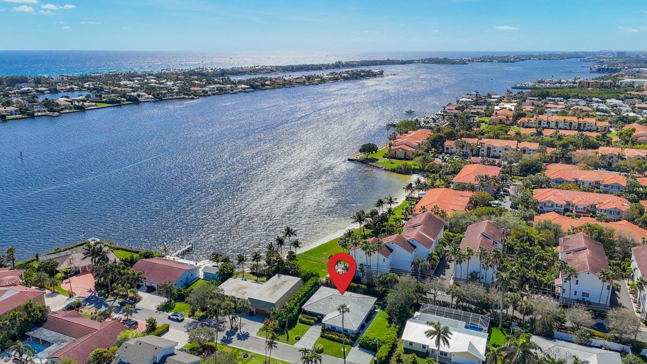 For Sale: $915,000 (3 beds, 3 baths, 2599 Square Feet)