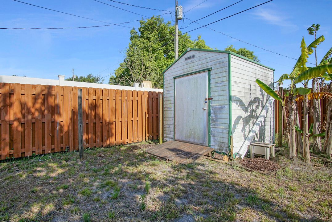 For Sale: $409,900 (3 beds, 2 baths, 1711 Square Feet)