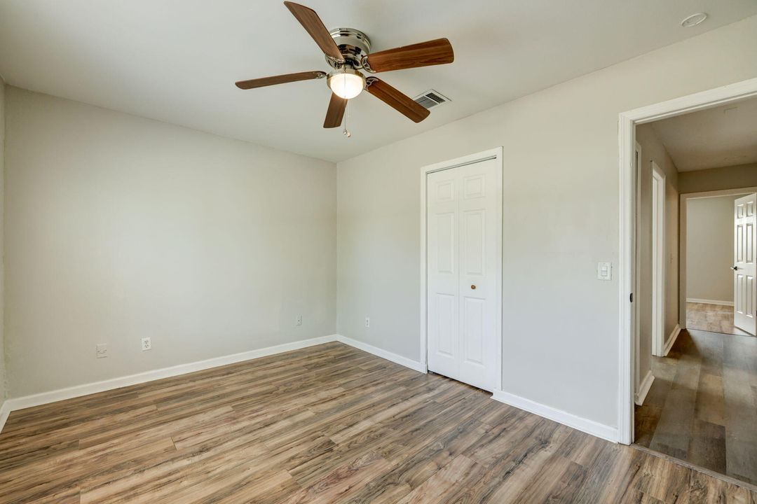 Active With Contract: $295,000 (3 beds, 2 baths, 998 Square Feet)