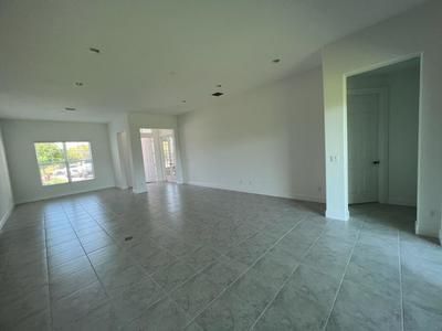 For Rent: $3,300 (3 beds, 2 baths, 2668 Square Feet)