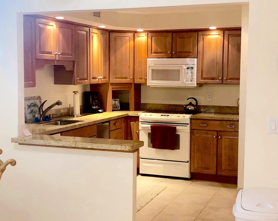 For Rent: $3,200 (2 beds, 2 baths, 1219 Square Feet)