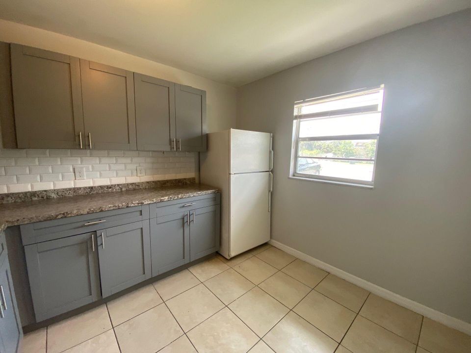 For Rent: $1,575 (3 beds, 1 baths, 1050 Square Feet)