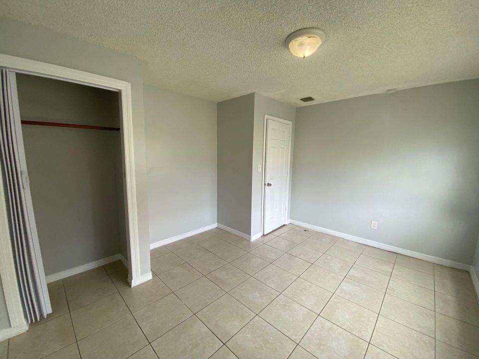 For Rent: $1,575 (3 beds, 1 baths, 1050 Square Feet)