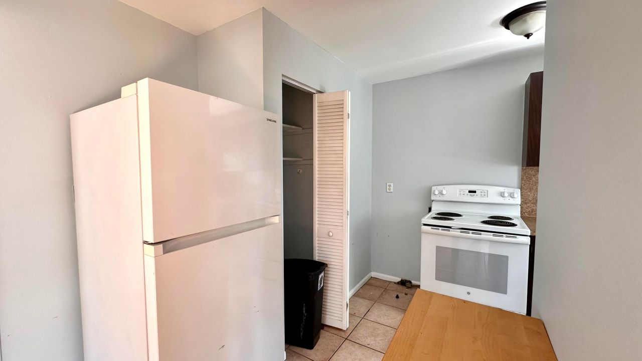For Rent: $1,345 (0 beds, 1 baths, 390 Square Feet)