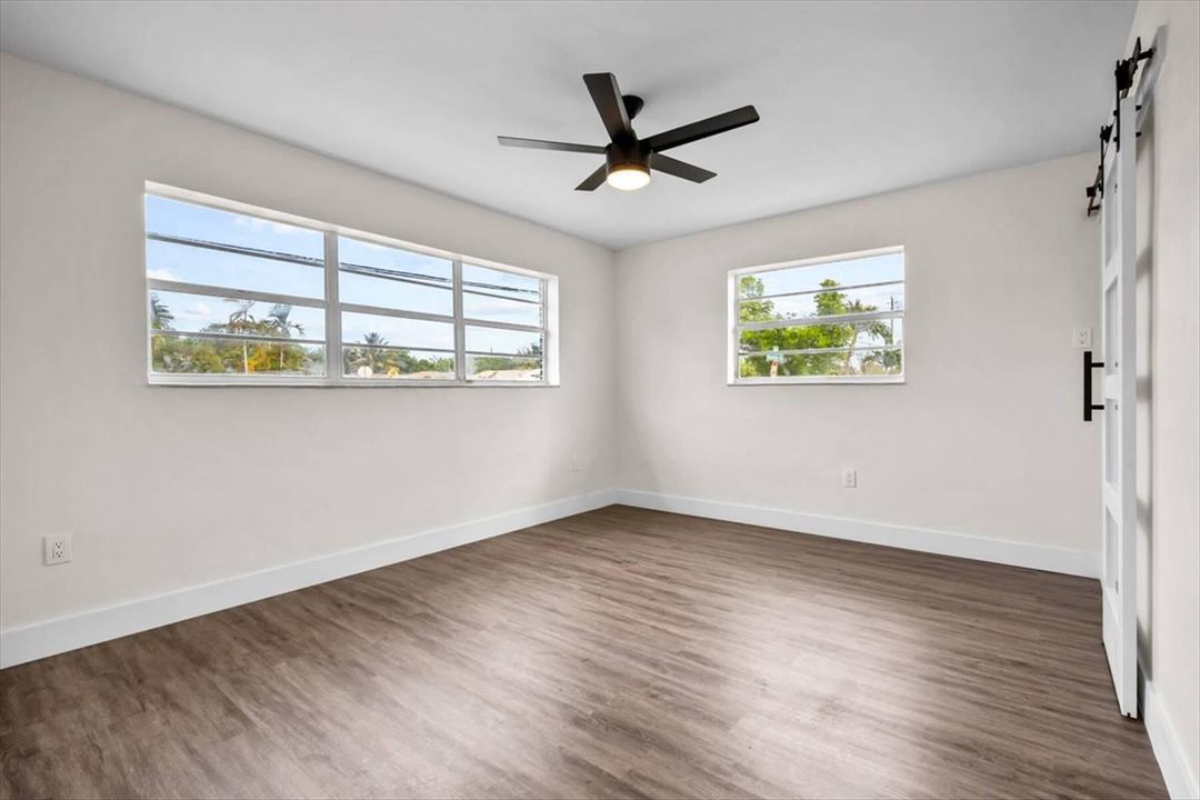 For Sale: $549,900 (3 beds, 2 baths, 1402 Square Feet)