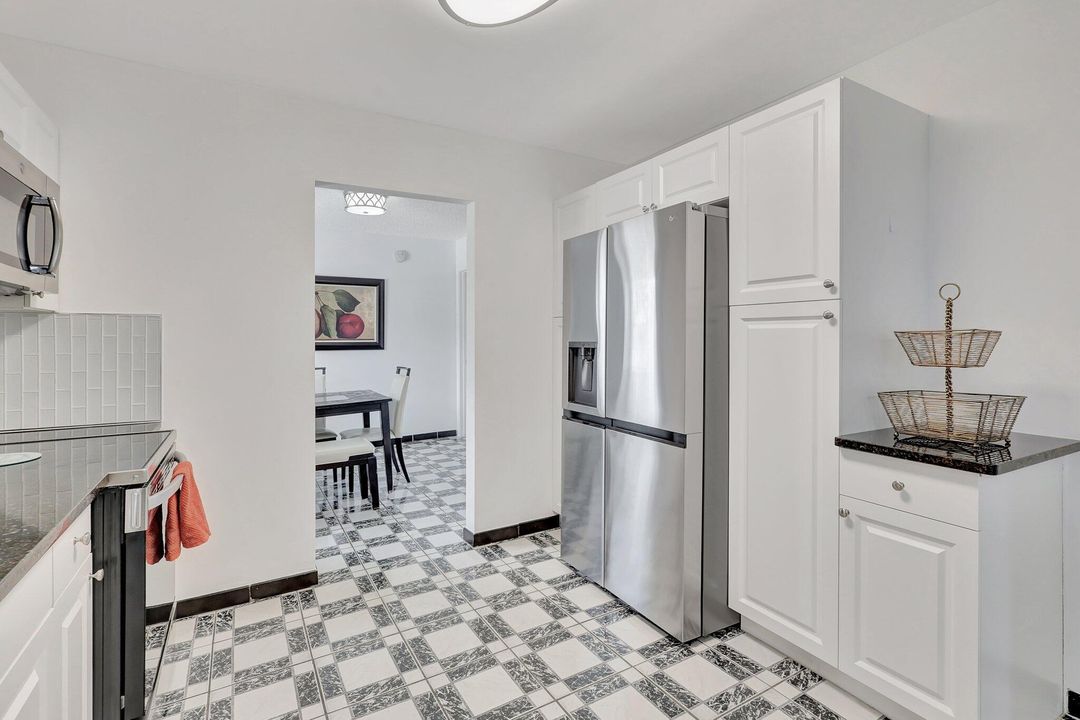Active With Contract: $3,500 (3 beds, 2 baths, 1910 Square Feet)
