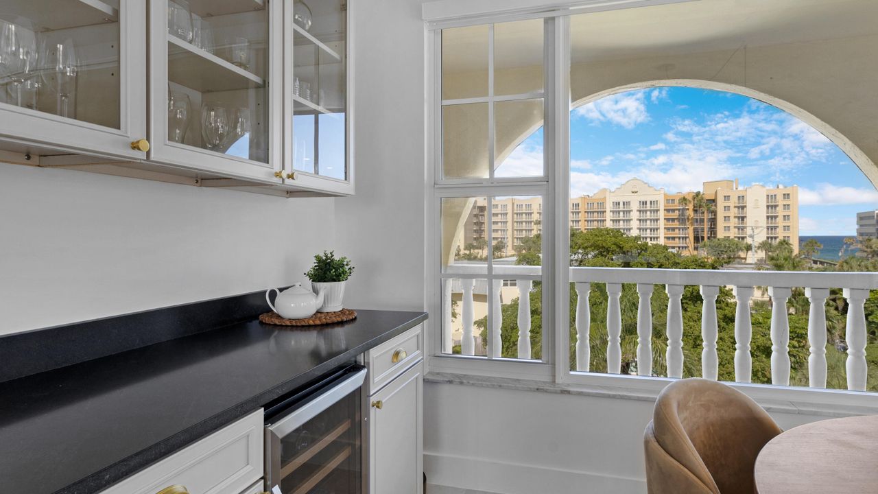 For Sale: $1,898,000 (3 beds, 2 baths, 3600 Square Feet)