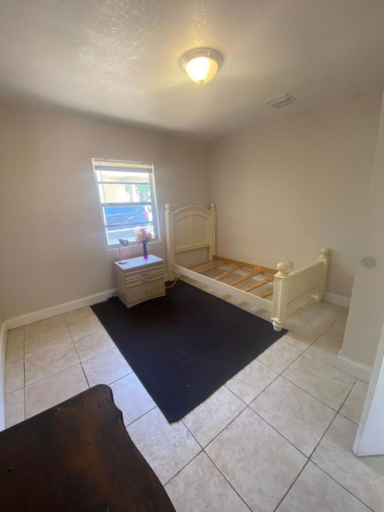 For Rent: $1,750 (2 beds, 1 baths, 768 Square Feet)