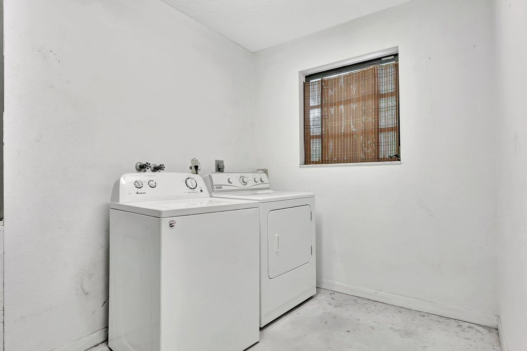 Active With Contract: $650,000 (4 beds, 2 baths, 2333 Square Feet)