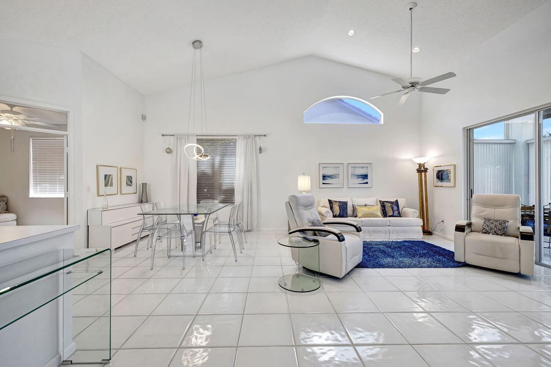 Active With Contract: $289,000 (3 beds, 2 baths, 1787 Square Feet)