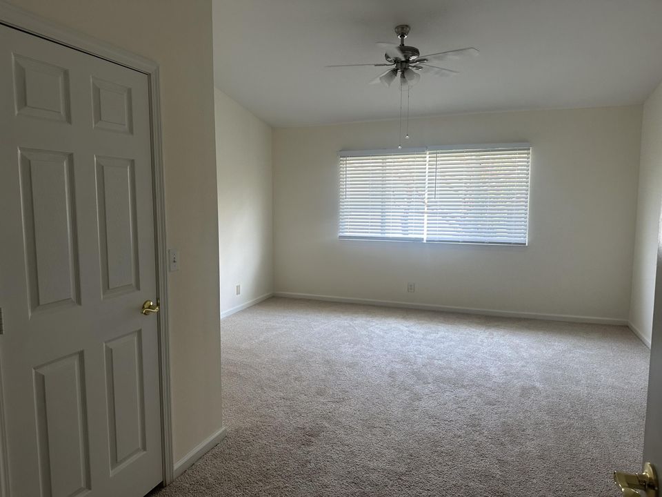 For Rent: $3,200 (2 beds, 2 baths, 1280 Square Feet)