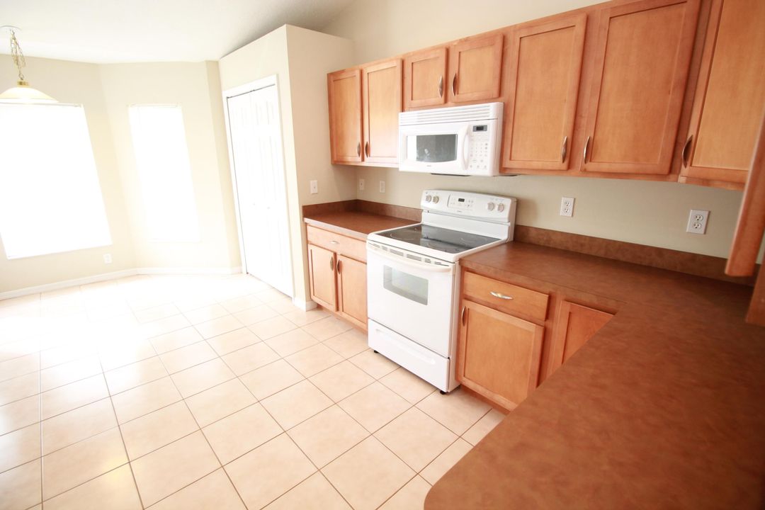 For Rent: $2,375 (3 beds, 2 baths, 1780 Square Feet)