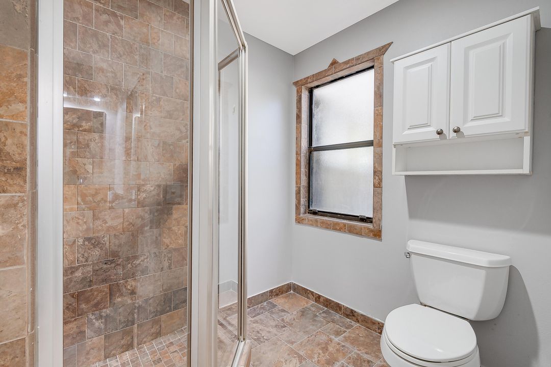 For Sale: $325,000 (2 beds, 2 baths, 1180 Square Feet)