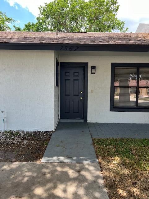Recently Rented: $1,900 (2 beds, 2 baths, 1150 Square Feet)