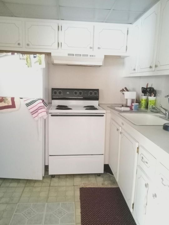 For Sale: $88,800 (1 beds, 1 baths, 684 Square Feet)