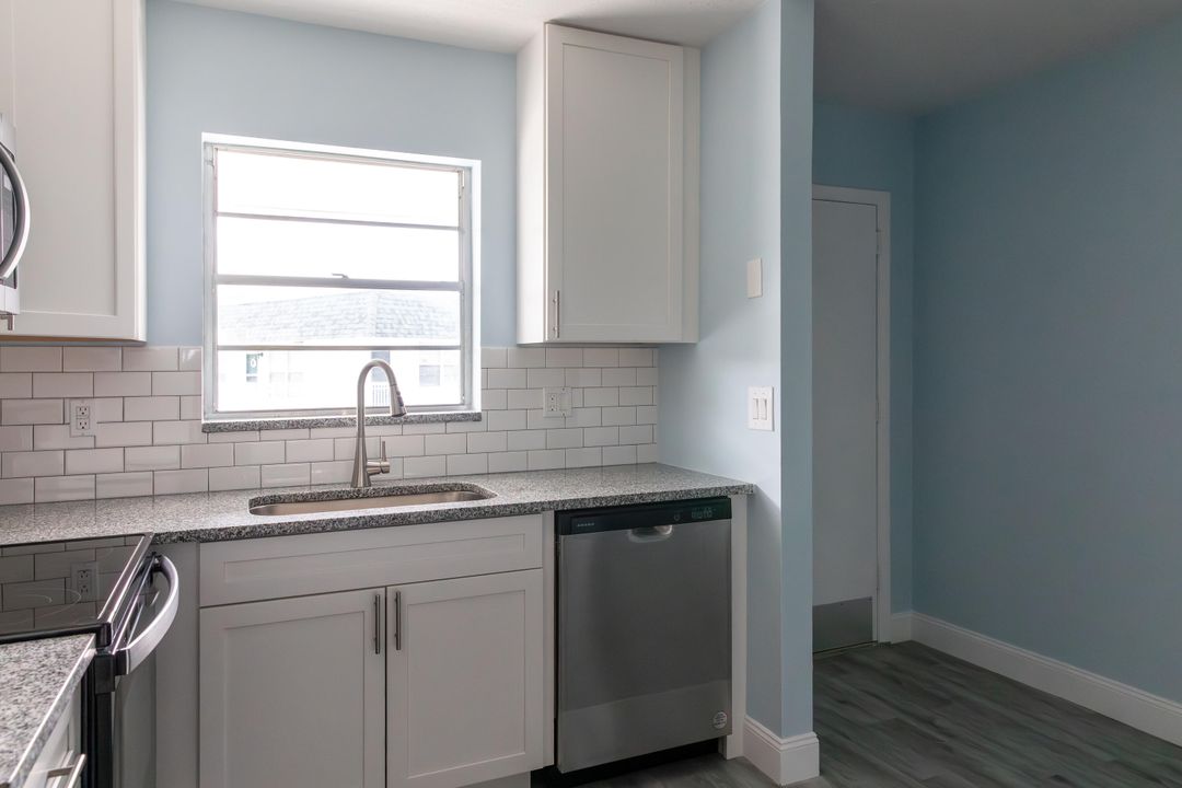 For Sale: $219,000 (2 beds, 2 baths, 1000 Square Feet)