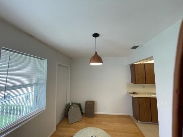 For Sale: $154,900 (2 beds, 1 baths, 815 Square Feet)