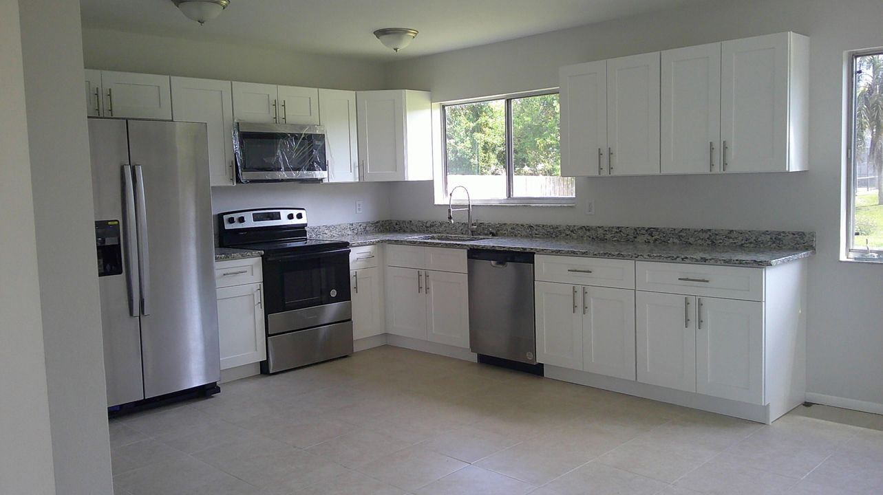 For Sale: $339,900 (3 beds, 2 baths, 1176 Square Feet)