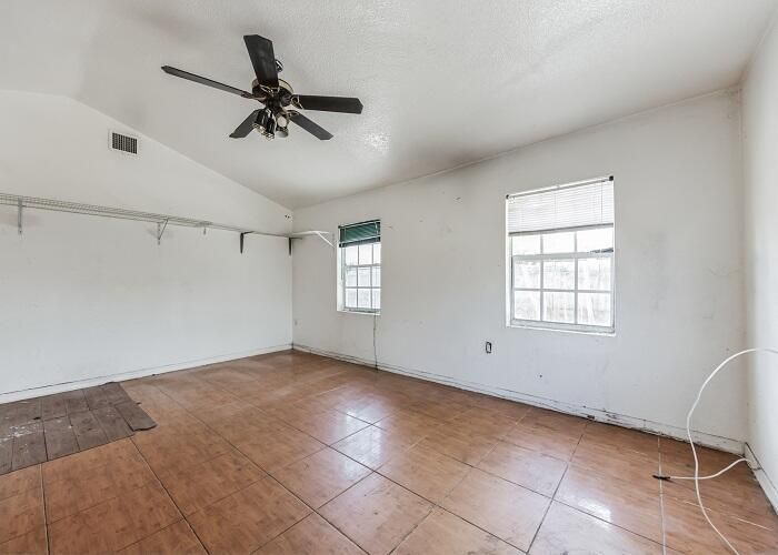 Active With Contract: $159,000 (4 beds, 2 baths, 1764 Square Feet)