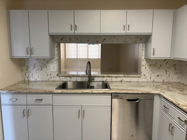 For Rent: $2,750 (2 beds, 2 baths, 1348 Square Feet)
